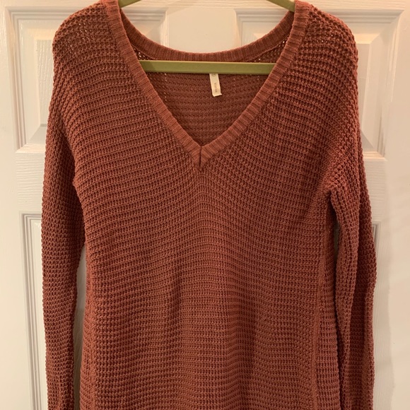 Hope’s burgundy flowy sweater - Picture 8 of 9